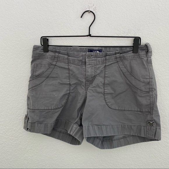 The North Face Pants - THE NORTH FACE Women's 8 Gray Cargo Short
